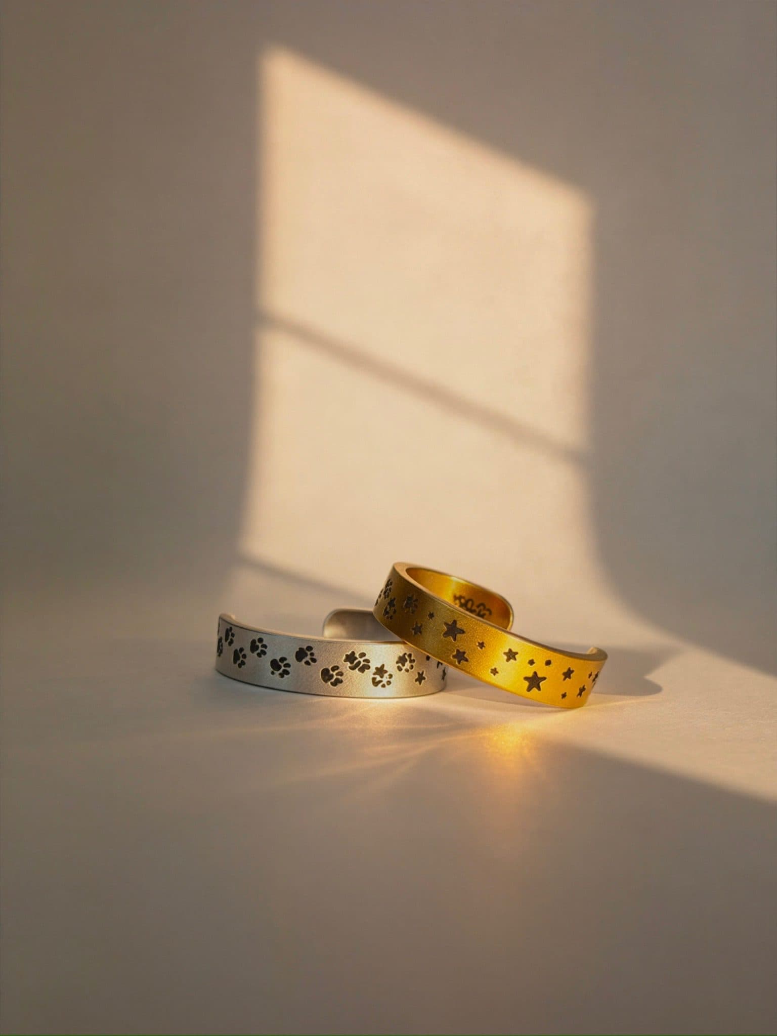 Grieving ring