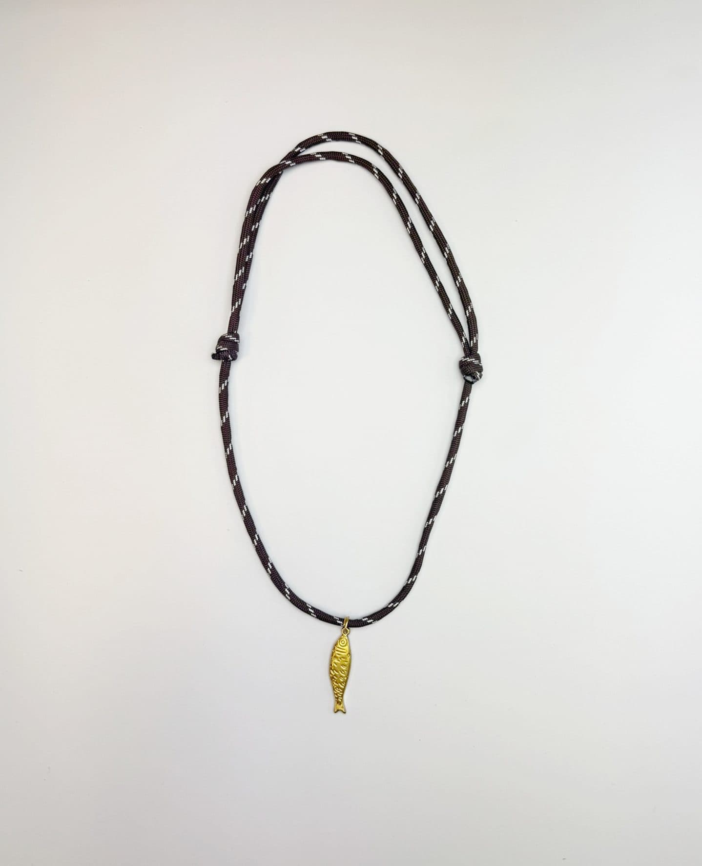 Paracord náhrdelník RYBA